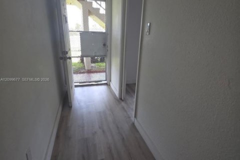 Condominio en alquiler en Miami Gardens, Florida, 1 dormitorio, 40.88 m2 № 2401513 - foto 10