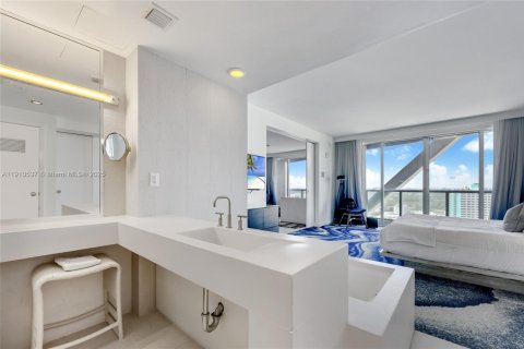 Copropriété à vendre à Fort Lauderdale, Floride: 2 chambres, 123.47 m2 № 2013246 - photo 17