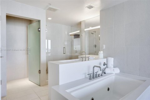 Copropriété à vendre à Fort Lauderdale, Floride: 2 chambres, 123.47 m2 № 2013246 - photo 28