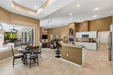 House in Lutz, Florida 4 bedrooms, 407.66 sq.m. № 2228492 - photo 22