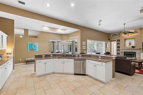 House in Lutz, Florida 4 bedrooms, 407.66 sq.m. № 2228492 - photo 24