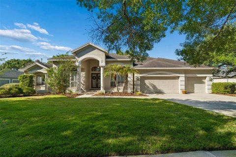 House in Lutz, Florida 4 bedrooms, 407.66 sq.m. № 2228492 - photo 3