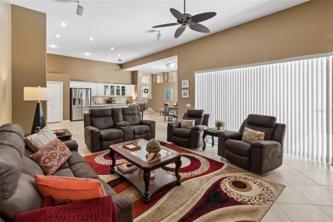House in Lutz, Florida 4 bedrooms, 407.66 sq.m. № 2228492 - photo 29