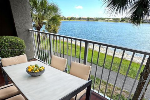 Condo in Coconut Creek, Florida, 2 bedrooms  № 1731205 - photo 7