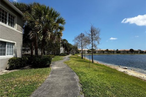 Condo in Coconut Creek, Florida, 2 bedrooms  № 1731205 - photo 9