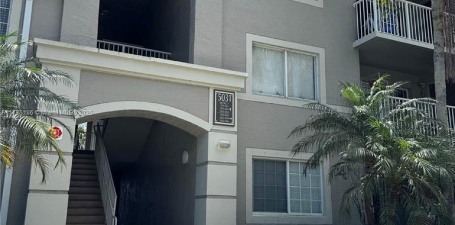 Condo in Coconut Creek, Florida, 2 bedrooms № 1731205