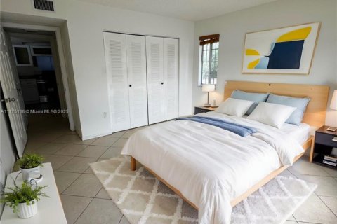 Condo in Coconut Creek, Florida, 2 bedrooms  № 1731205 - photo 5