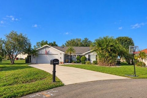 Villa ou maison à vendre à Punta Gorda, Floride: 4 chambres, 215.25 m2 № 2429457 - photo 2