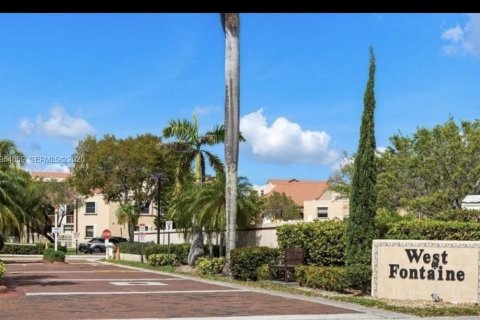 Купить кондоминиум в Майами, Флорида 2 спальни, 92.9м2, № 2010496 - фото 2