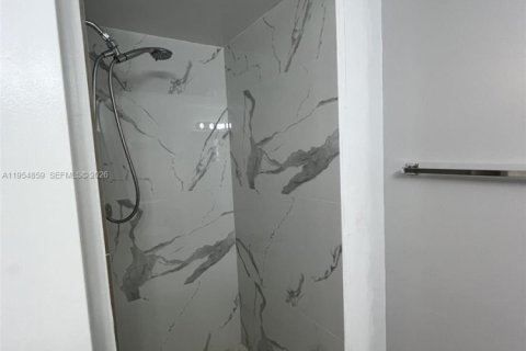 Купить кондоминиум в Майами, Флорида 2 спальни, 92.9м2, № 2010496 - фото 11