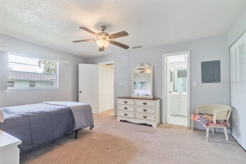Condominio en venta en New Port Richey, Florida, 1 dormitorio, 72.37 m2 № 1690521 - foto 11