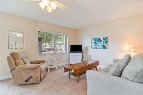 Condominio en venta en New Port Richey, Florida, 1 dormitorio, 72.37 m2 № 1690521 - foto 16