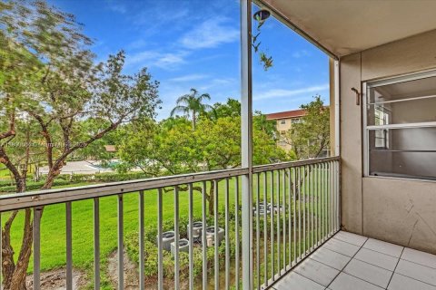 Condominio en alquiler en Pembroke Pines, Florida, 2 dormitorios, 102.19 m2 № 1951976 - foto 5