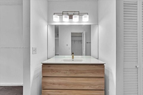 Condominio en alquiler en Pembroke Pines, Florida, 2 dormitorios, 102.19 m2 № 1951976 - foto 30