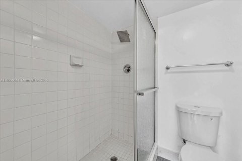 Condominio en alquiler en Pembroke Pines, Florida, 2 dormitorios, 102.19 m2 № 1951976 - foto 29