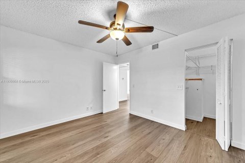 Condominio en alquiler en Pembroke Pines, Florida, 2 dormitorios, 102.19 m2 № 1951976 - foto 26