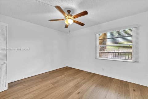 Condominio en alquiler en Pembroke Pines, Florida, 2 dormitorios, 102.19 m2 № 1951976 - foto 28