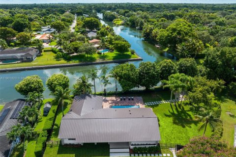 Casa en venta en Pinecrest, Florida, 5 dormitorios, 231.14 m2 № 1953988 - foto 2