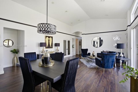 House in Miramar, Florida 3 bedrooms, 196.12 sq.m. № 2041453 - photo 8