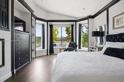 House in Miramar, Florida 3 bedrooms, 196.12 sq.m. № 2041453 - photo 20