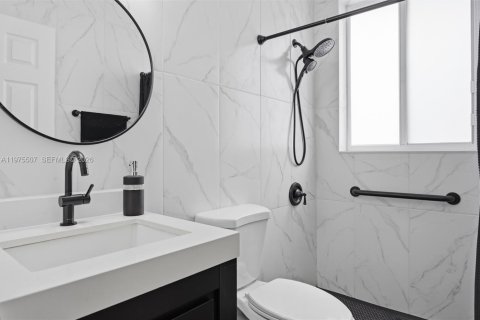 House in Miramar, Florida 3 bedrooms, 196.12 sq.m. № 2041453 - photo 29