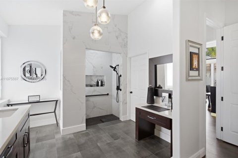 House in Miramar, Florida 3 bedrooms, 196.12 sq.m. № 2041453 - photo 24