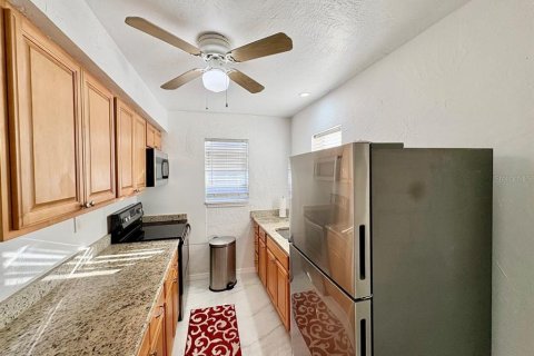 Villa ou maison à louer à Tarpon Springs, Floride: 2 chambres, 72 m2 № 2166012 - photo 9