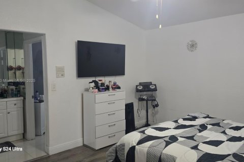 Villa ou maison à vendre à Hialeah, Floride: 3 chambres, 148.46 m2 № 1921277 - photo 14