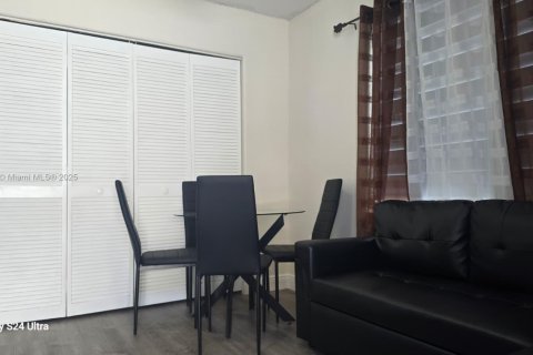 Villa ou maison à vendre à Hialeah, Floride: 3 chambres, 148.46 m2 № 1921277 - photo 22