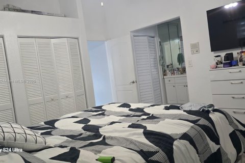 Villa ou maison à vendre à Hialeah, Floride: 3 chambres, 148.46 m2 № 1921277 - photo 17