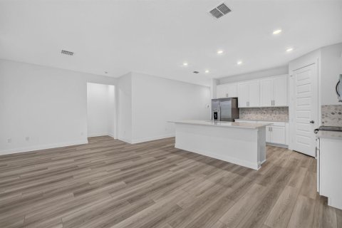 Villa ou maison à vendre à Port St. Lucie, Floride: 4 chambres, 177.26 m2 № 2300308 - photo 8