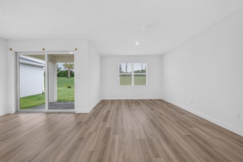 Villa ou maison à vendre à Port St. Lucie, Floride: 4 chambres, 177.26 m2 № 2300308 - photo 13