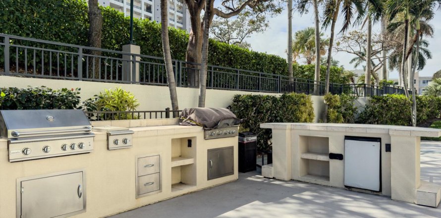 Condo in Pompano Beach, Florida, 2 bedrooms № 984024