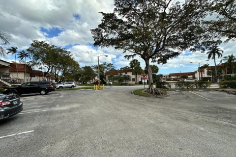 Кондоминиум с 2 спальнями в Майами, Флорида № 2003892