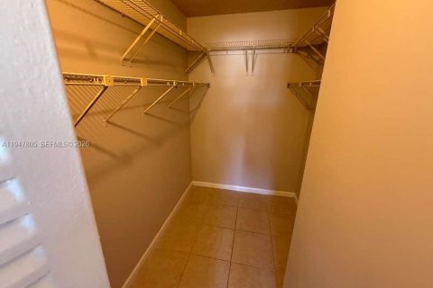 Снять в аренду кондоминиум в Майами, Флорида 2 спальни, 88.81м2, № 2003892 - фото 15