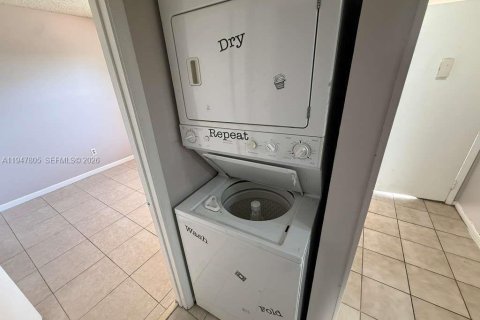 Снять в аренду кондоминиум в Майами, Флорида 2 спальни, 88.81м2, № 2003892 - фото 16