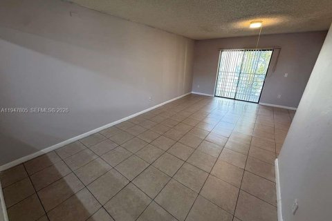 Снять в аренду кондоминиум в Майами, Флорида 2 спальни, 88.81м2, № 2003892 - фото 9