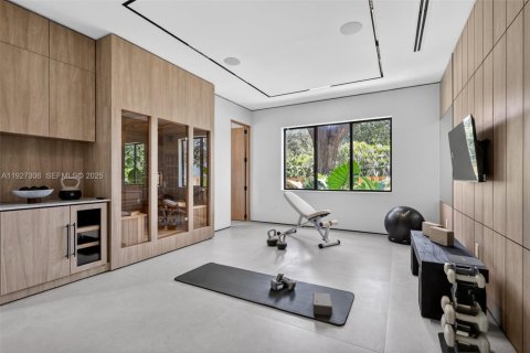 House in Biscayne Park, Florida 4 bedrooms, 92.16 sq.m. № 1986237 - photo 13