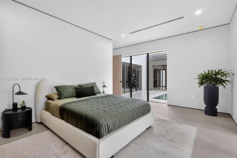 House in Biscayne Park, Florida 4 bedrooms, 92.16 sq.m. № 1986237 - photo 20