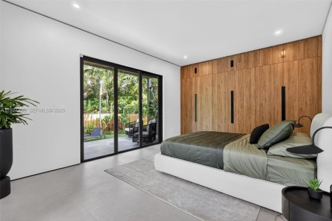 House in Biscayne Park, Florida 4 bedrooms, 92.16 sq.m. № 1986237 - photo 19