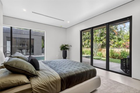 House in Biscayne Park, Florida 4 bedrooms, 92.16 sq.m. № 1986237 - photo 21