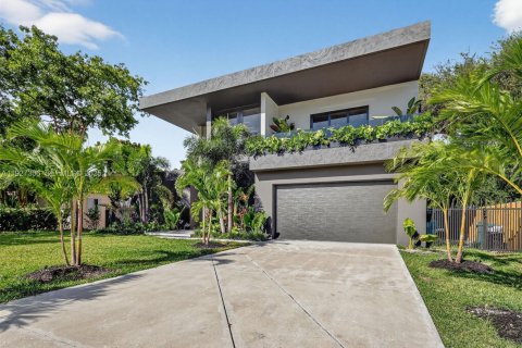 House in Biscayne Park, Florida 4 bedrooms, 92.16 sq.m. № 1986237 - photo 3