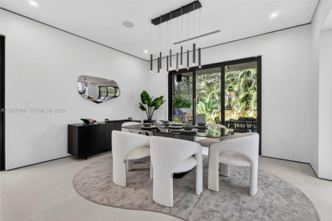 House in Biscayne Park, Florida 4 bedrooms, 92.16 sq.m. № 1986237 - photo 29