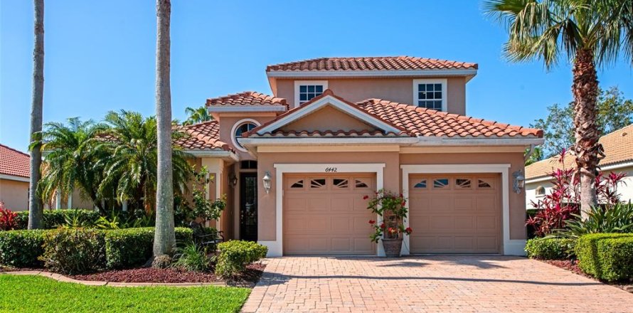 House in Bradenton, Florida 4 bedrooms, 236.34 sq.m. № 1614540