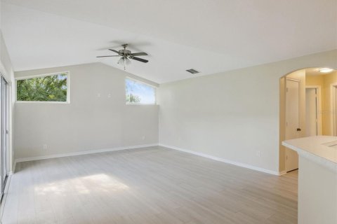 Villa ou maison à vendre à Clermont, Floride: 5 chambres, 242.75 m2 № 2147750 - photo 17