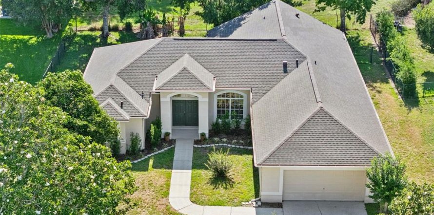 Villa ou maison à Clermont, Floride 5 chambres, 242.75 m2 № 2147750