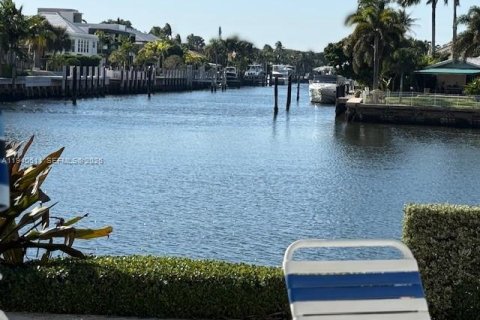 Condo in Fort Lauderdale, Florida, 2 bedrooms  № 1998327 - photo 4