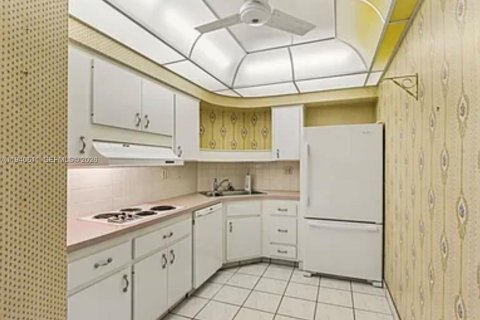 Condo in Fort Lauderdale, Florida, 2 bedrooms  № 1998327 - photo 11