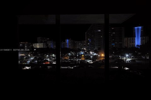 Condo in Fort Lauderdale, Florida, 2 bedrooms  № 1998327 - photo 16