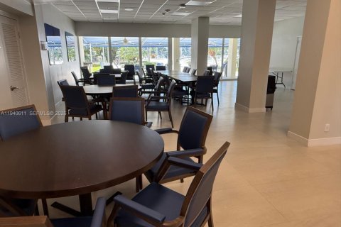 Condo in Fort Lauderdale, Florida, 2 bedrooms  № 1998327 - photo 6